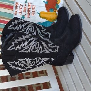 Torrid cowboy boots 9.5w